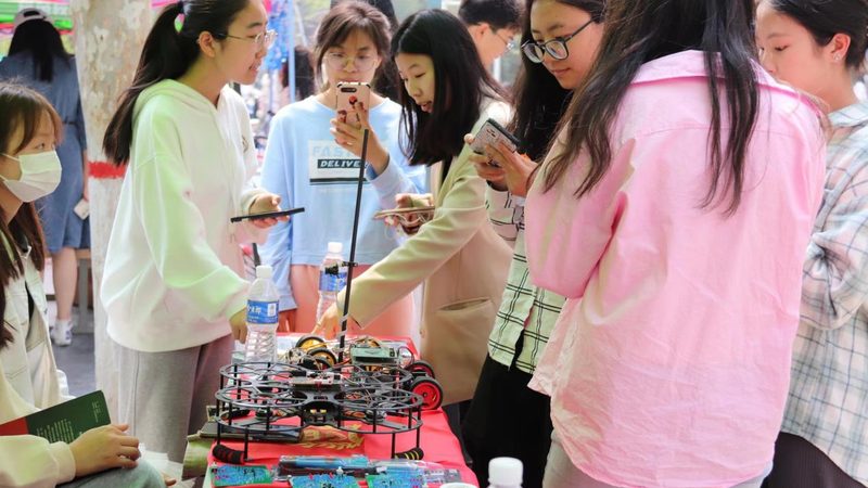 小程序外包报价包含哪些关键服务？**